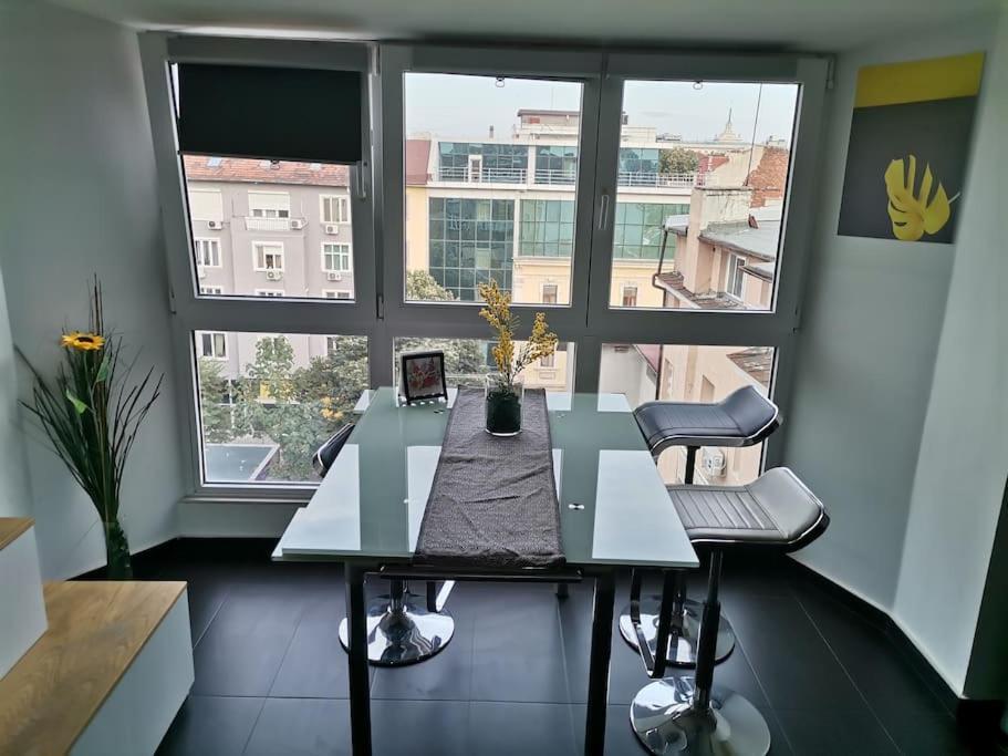 Sky-View Apartmentin Perfect City Center Sofia Exterior photo